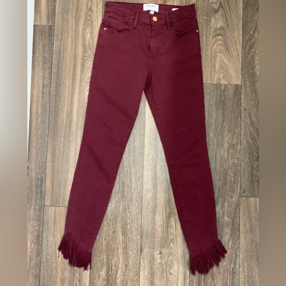 Frame Le High Skinny Raw Hem Ankle Jean in Pinot Size 26-0080